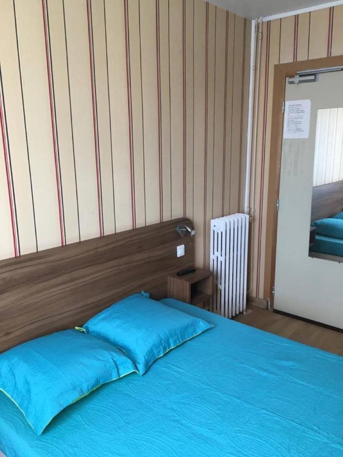 Hotel Les Rosiers Ла-Рошель Екстер'єр фото