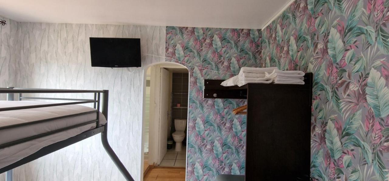 Hotel Les Rosiers Ла-Рошель Екстер'єр фото