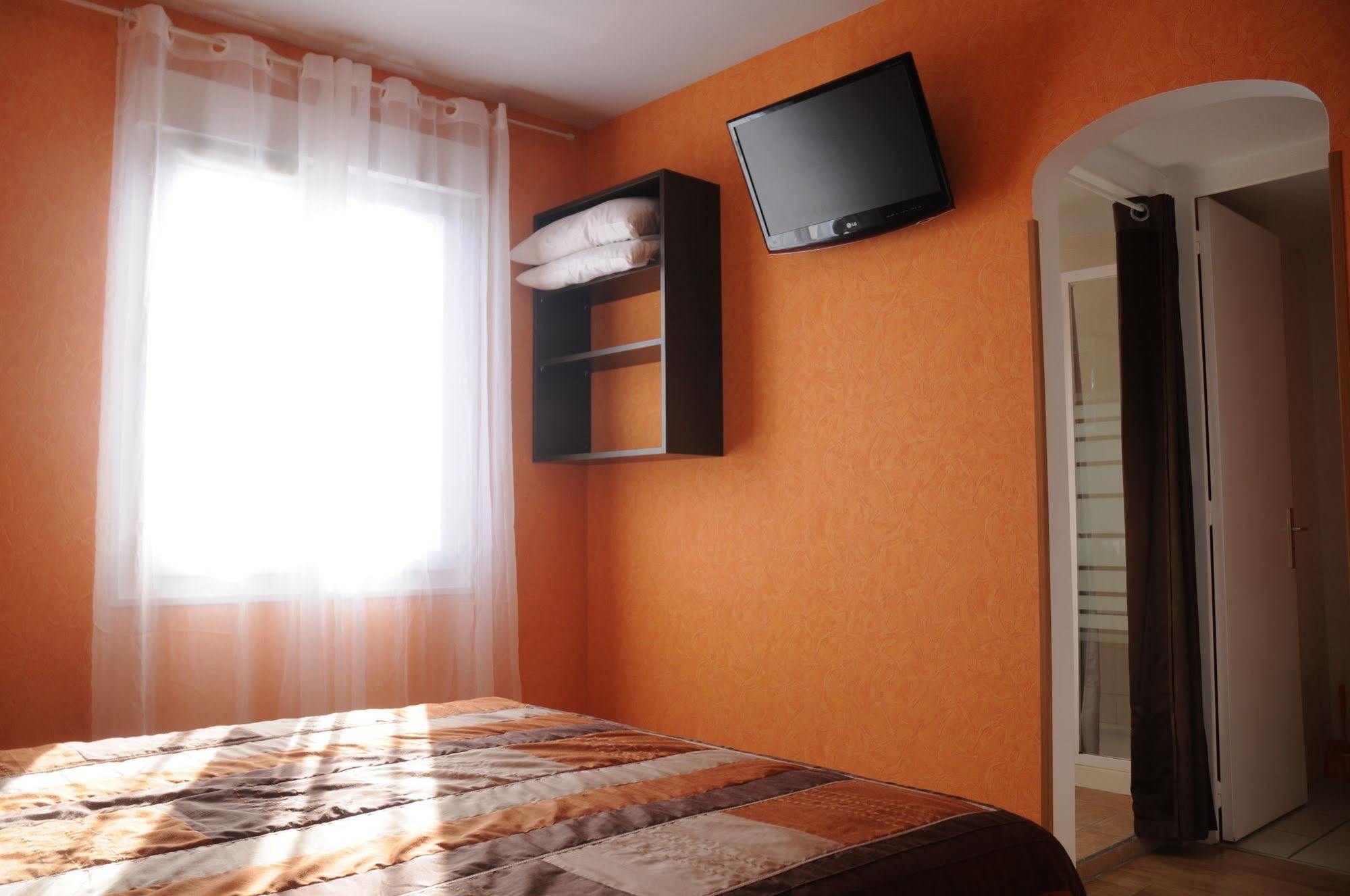Hotel Les Rosiers Ла-Рошель Екстер'єр фото